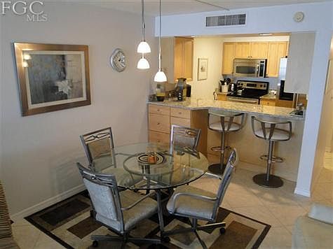 3rd image of 26340 Hickory Blvd APT 404