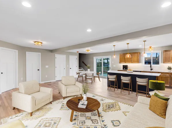 22 Birch Drive, Sandown, NH 03873