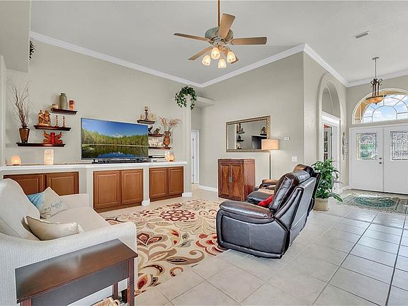 4th image of 310 Ruby Lake Ln