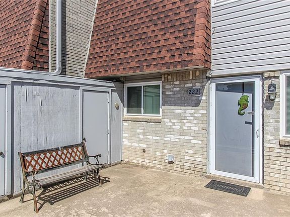 3rd image of 222 Justin Dr
