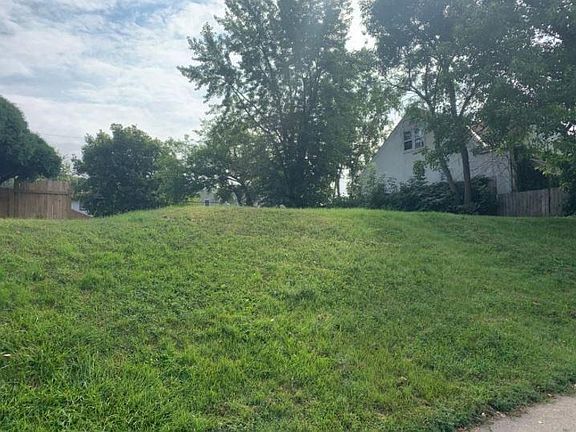 3rd image of 1816 Penn Ave N