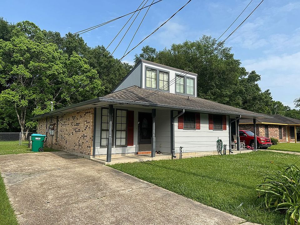 1st image of 1208 Plaza Dr