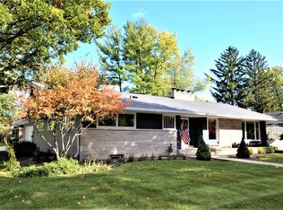 425 Maple Ln, Geneva, IL 60134