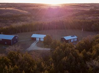 9776 Bluff Creek Rd, Blaine, KS 66549