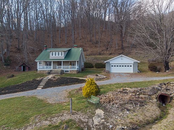 3rd image of 227 Rocky Ford Dr