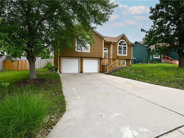 828 SW Harvest Dr, Grain Valley, MO 64029