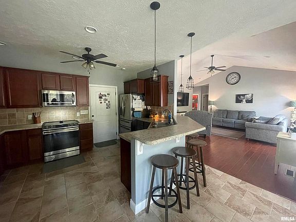 3rd image of 1102 Noelle Ln