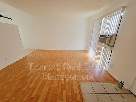 3rd image of 458 E Verdugo Ave APT B