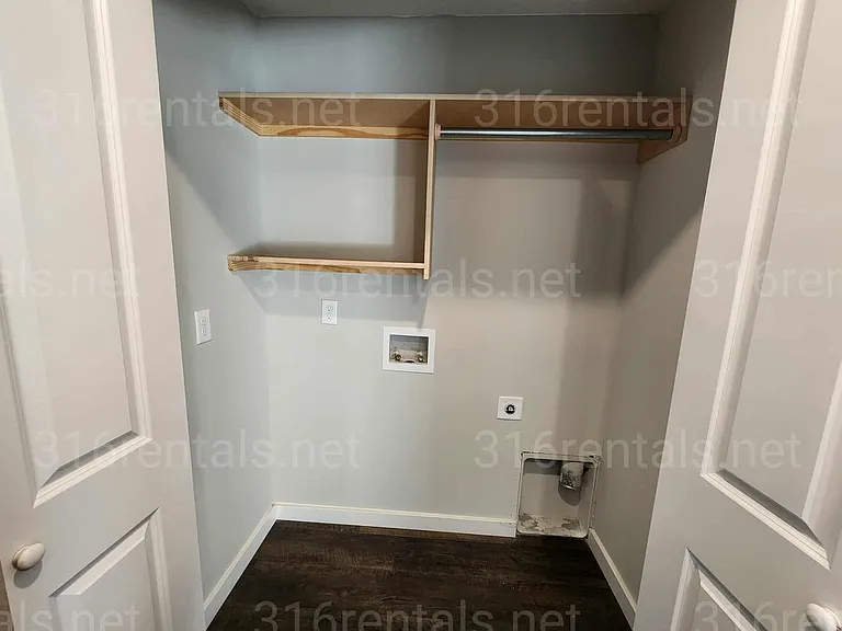1813 E 69th Ct N — Photo 4