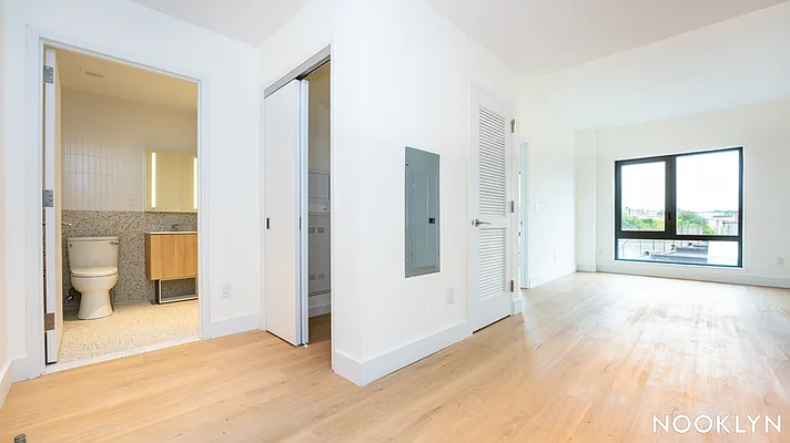 Rented by Nooklyn NYC LLC | media 100