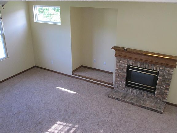 4th image of 873 Norwegian Wood Dr