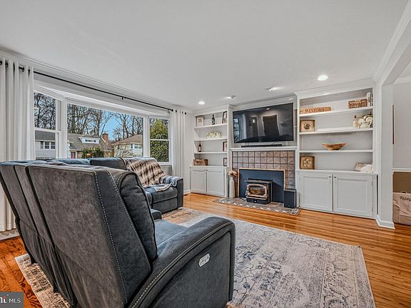 4th image of 1112 Faun Rd