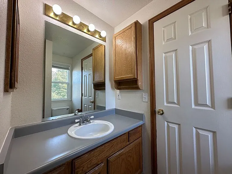 310 Buchanan Ct — Photo 13