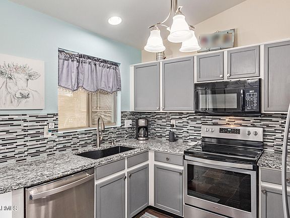 5th image of 30641 N ROYAL OAK Way