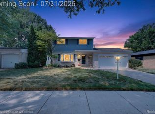 14545 Richfield St, Livonia, MI 48154