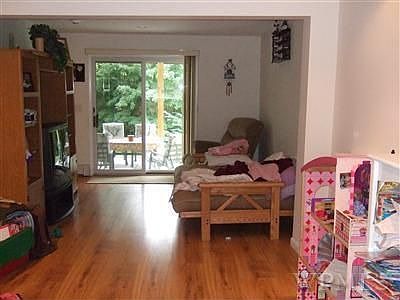 3rd image of 28 Kentwood Dr