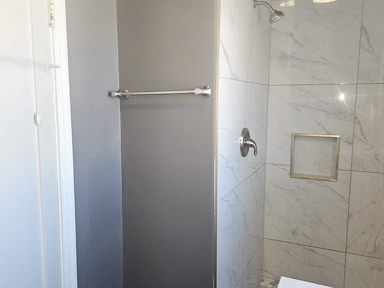 1460 S Holt Ave — Photo 13