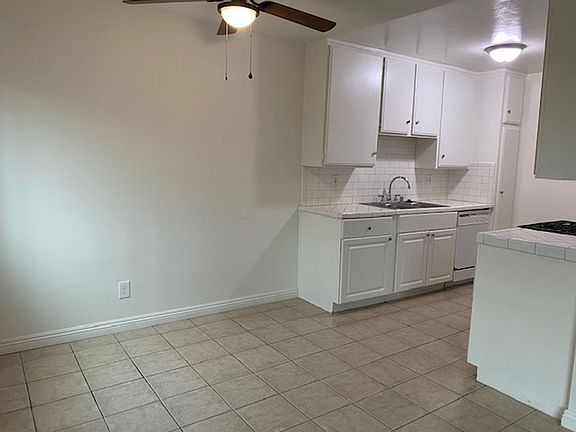 4th image of 3873 College Ave #1