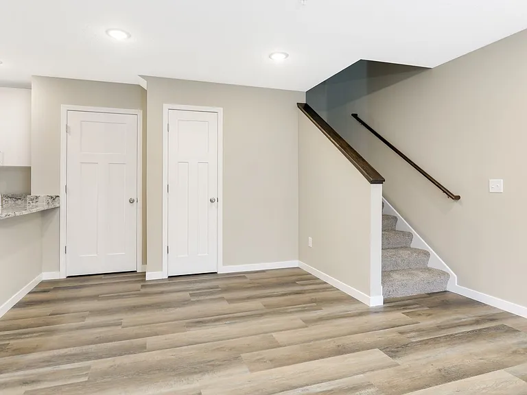 6044 Manchester Ave NE — Photo 5
