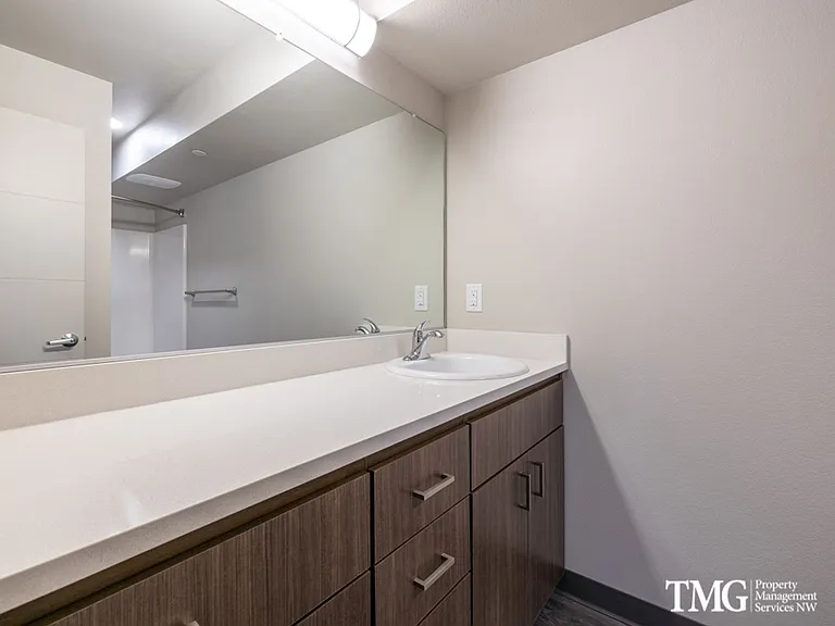 Market Village Apartments — Photo 17
