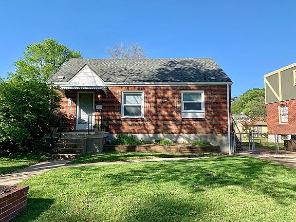 3rd image of 942 Sanders Dr