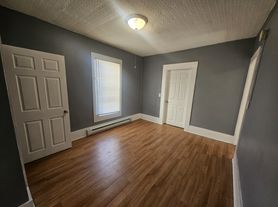 287 Lake Ave, Manchester, NH