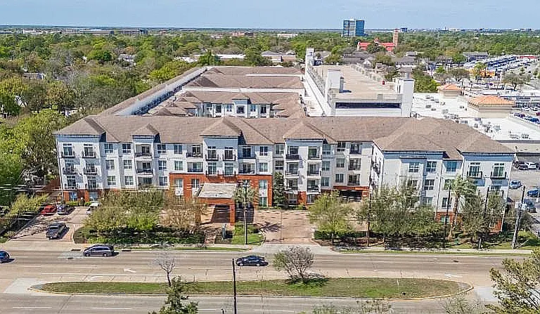 Exterior 5
