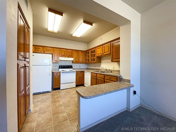 4th image of 301 E Washington Ave #4007