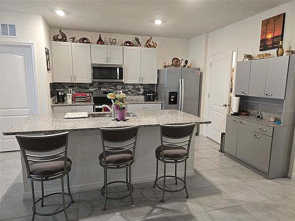 3rd image of 532 Emily Glen St