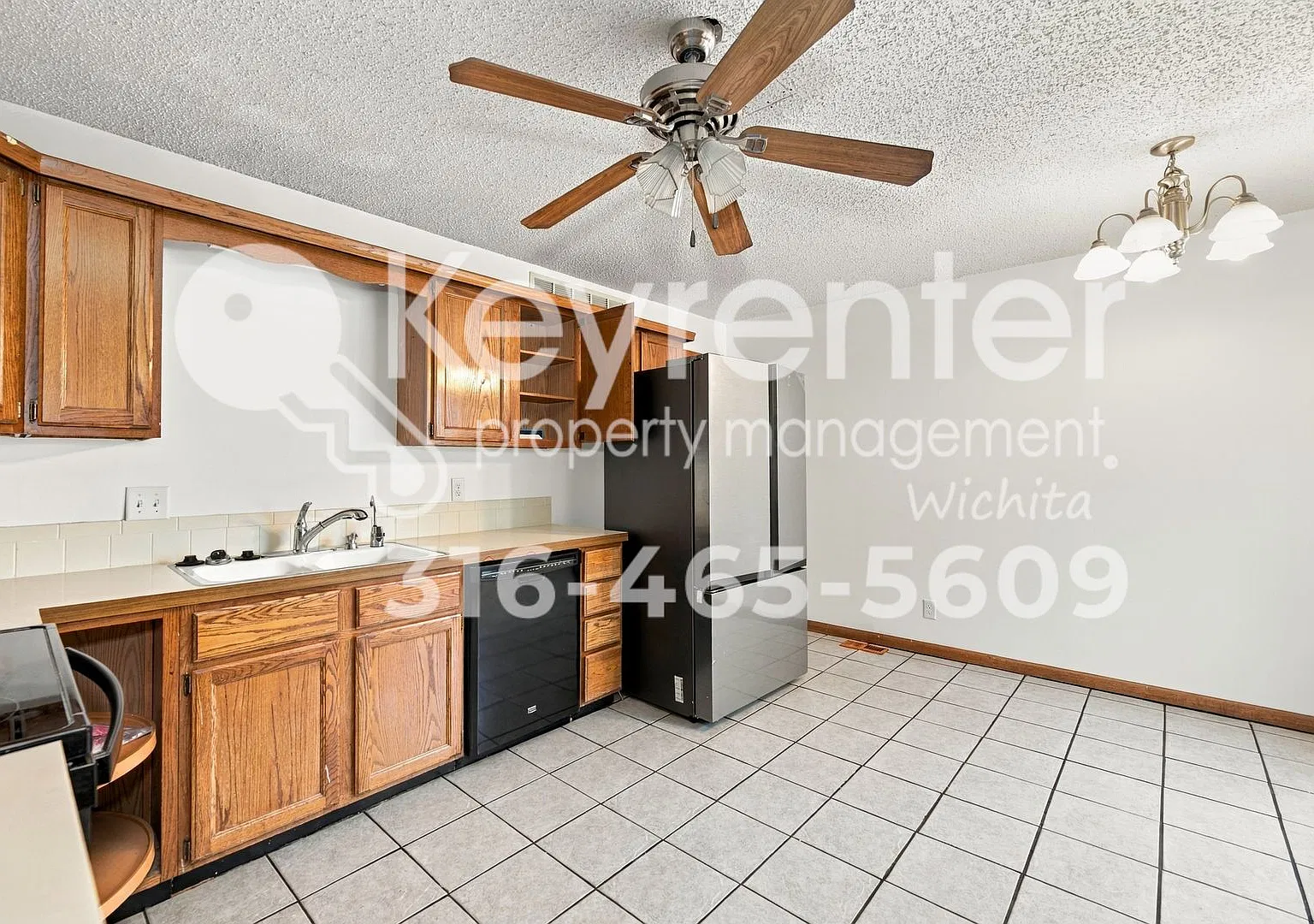 Spacious 3-Bedroom Home with Finished Basement & Fireplace — Photo 4