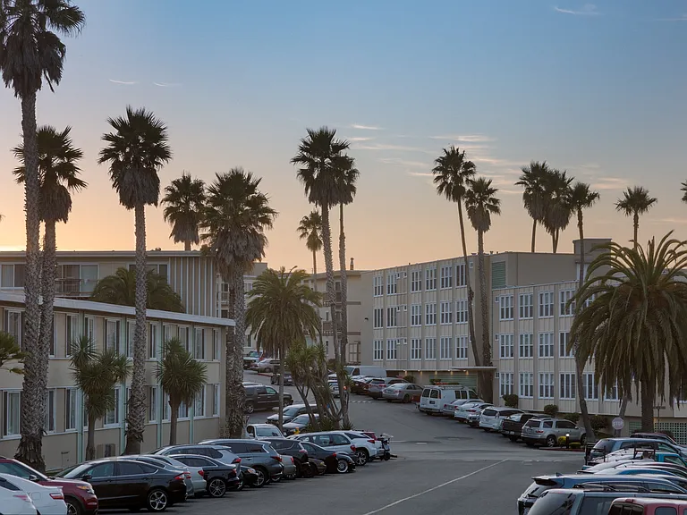 Westlake Apartments — Photo 8