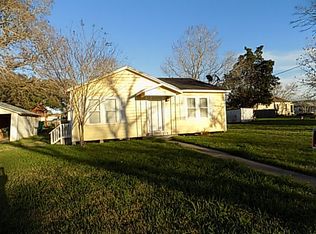 1405 N Gonzales St, Cuero, TX 77954