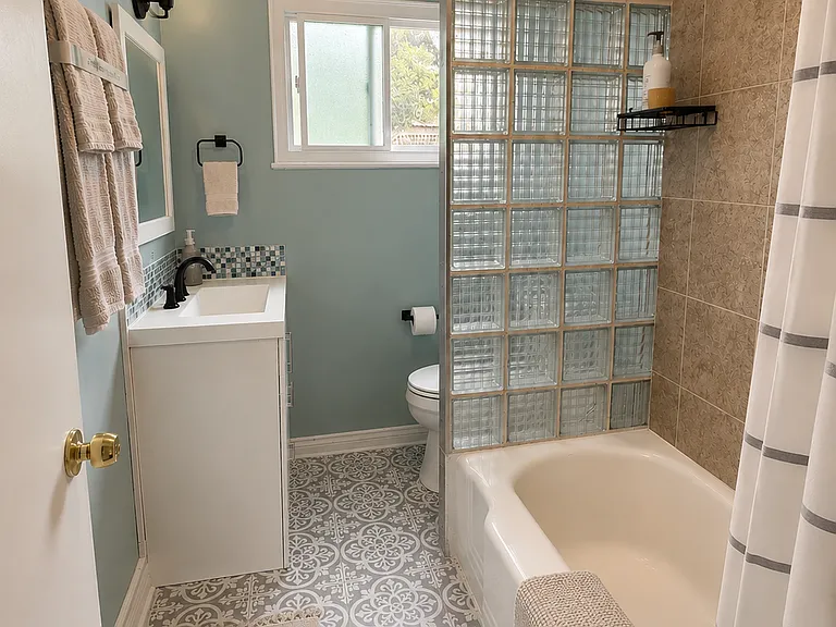 445 1/2 E Alisal Way — Photo 27