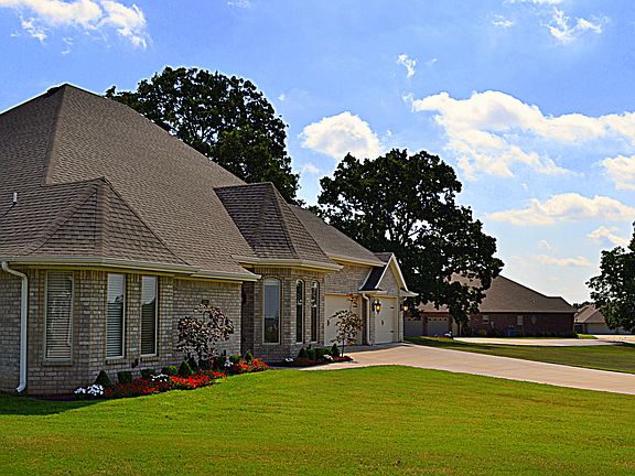 2nd image of 2412 Sharlene Cir