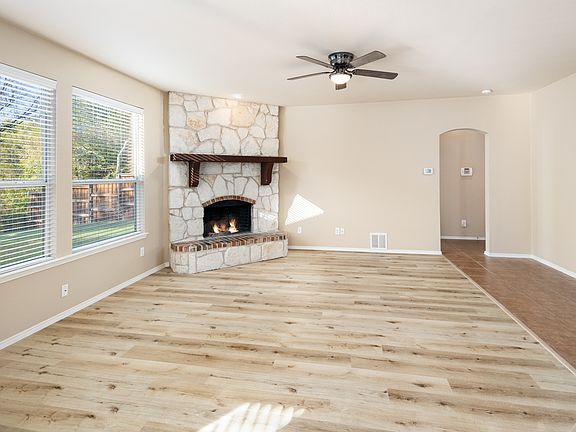 4th image of 3801 Hickory Bend Trl