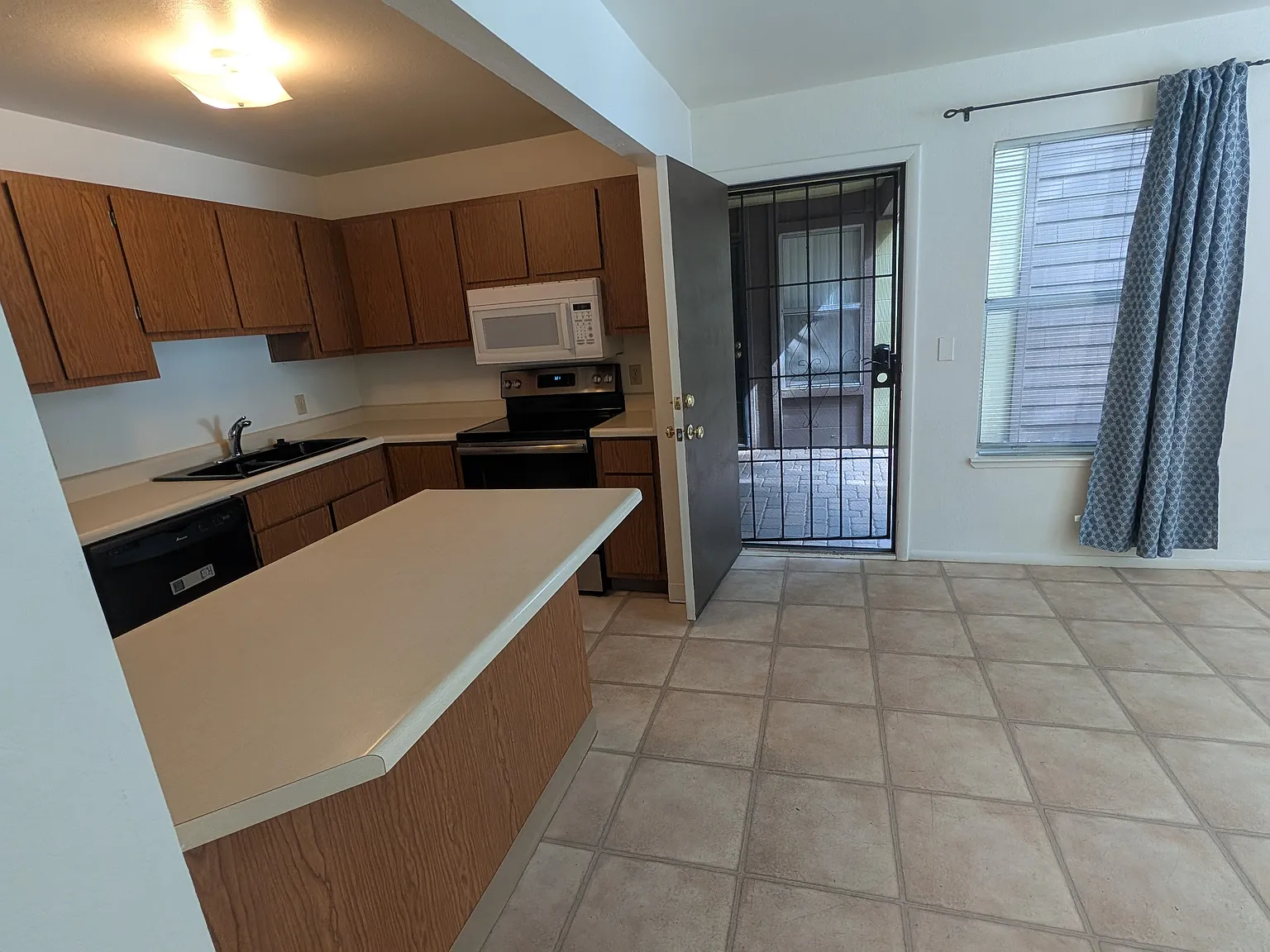 1 bed, 528 sqft, $1,595 — Photo 4