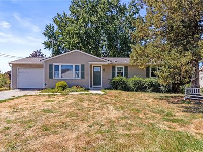 1168 Hook Rd, Farmington, NY, 14425