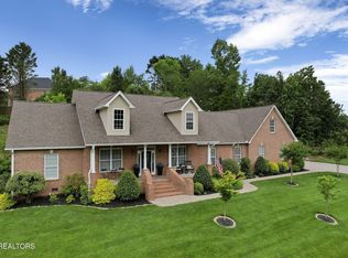 48 Riverside Dr, Oak Ridge, TN 37830