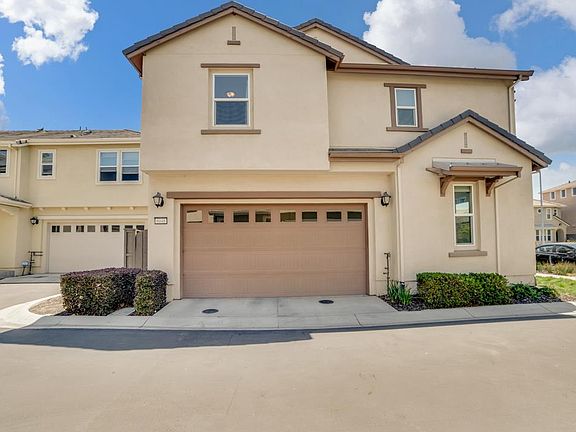 3rd image of 6048 Charlotte Dr