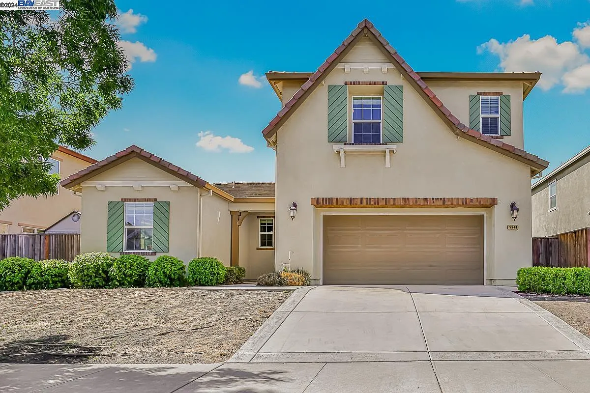 5541 Rathdrum Way photo 1