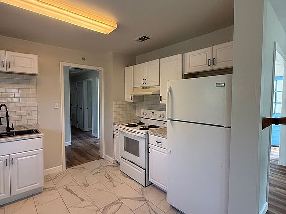 5th image of 1618 Beauford Pl