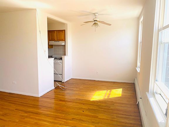 2nd image of 10515 Seaview Ave #3