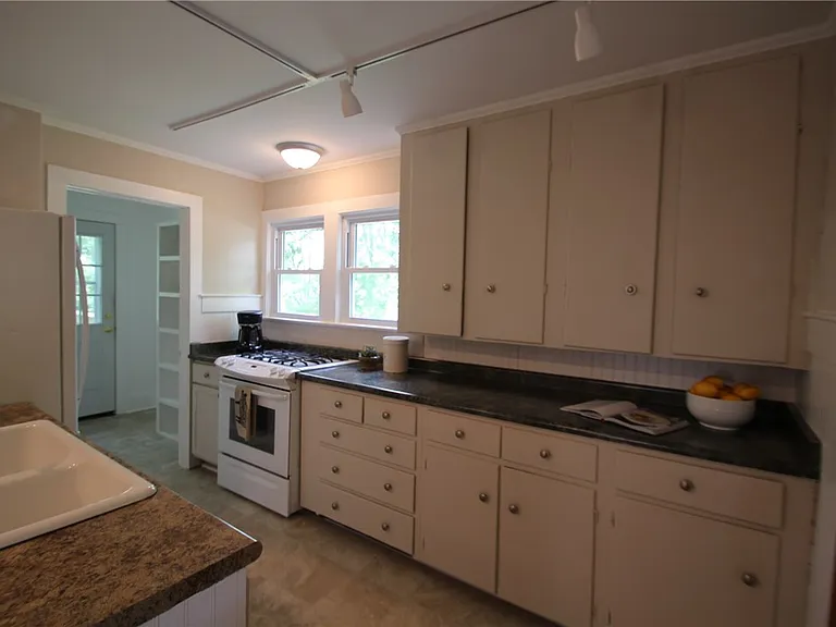 337 Mendon Rd — Photo 13