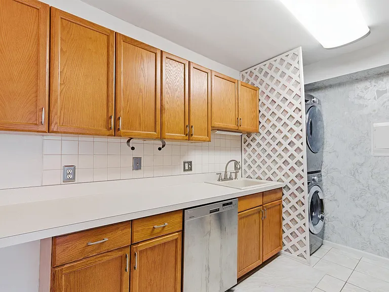 1235 S Maple Rd #201 — Photo 13