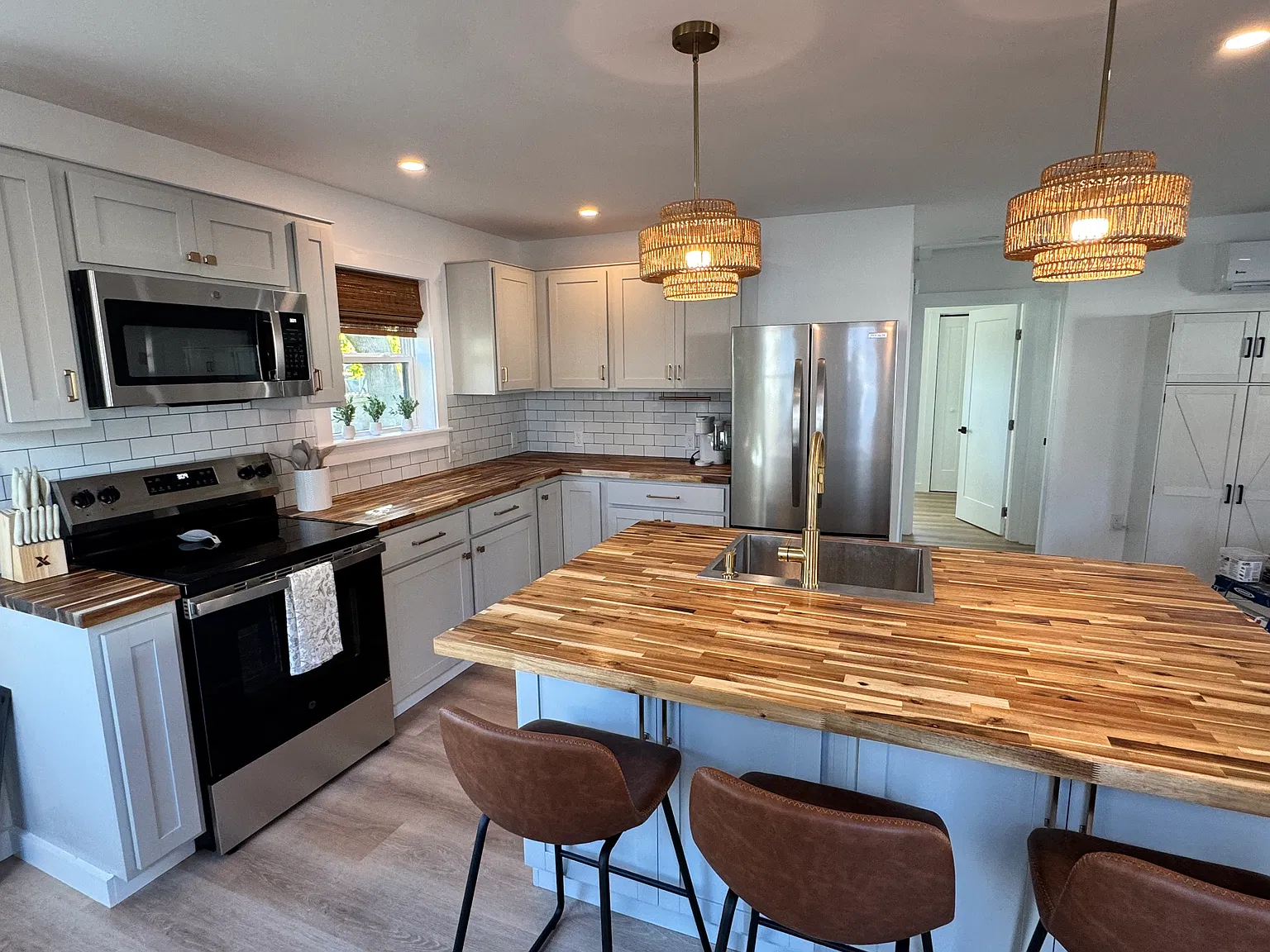 2 bed, 825 sqft, $2,800 — Photo 2