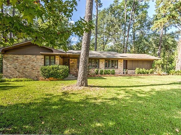 2nd image of 1504 N Broadmoor Dr