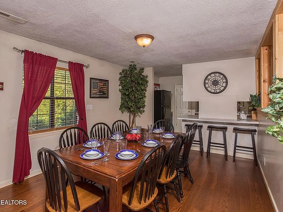 5th image of 170 Showplace Blvd