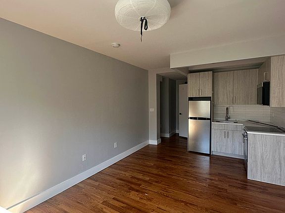 2nd image of 195 Underhill Ave APT 2C