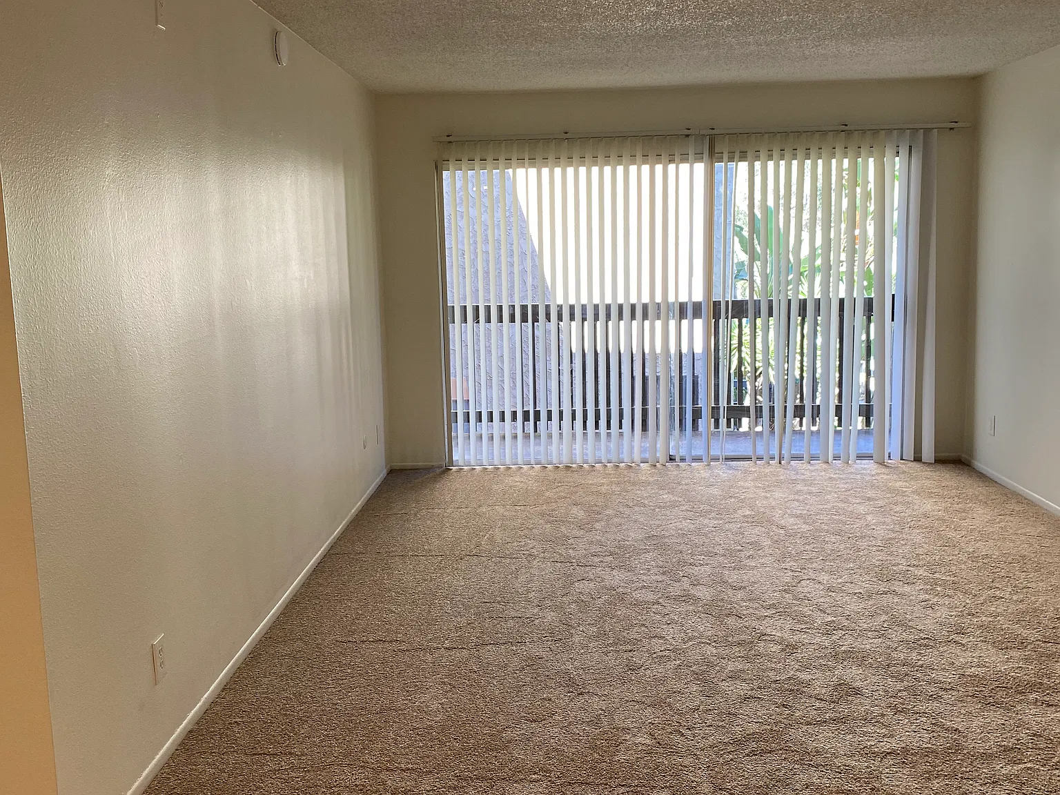 2 bed, 972 sqft, $3,200 — Photo 4