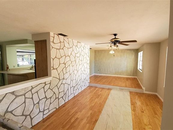 4th image of 624 S Echo Dr